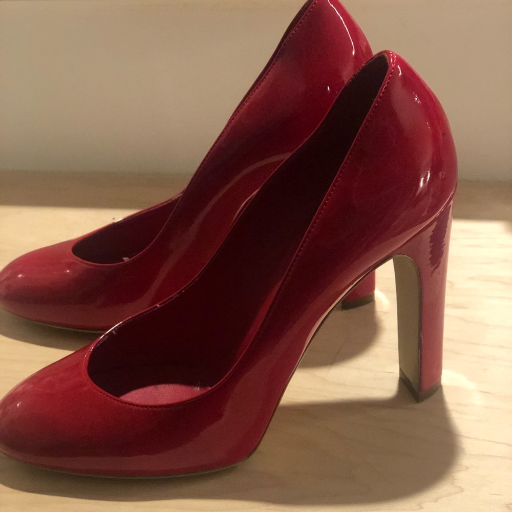 Stella McCartney Red Patent Round Toe Heel